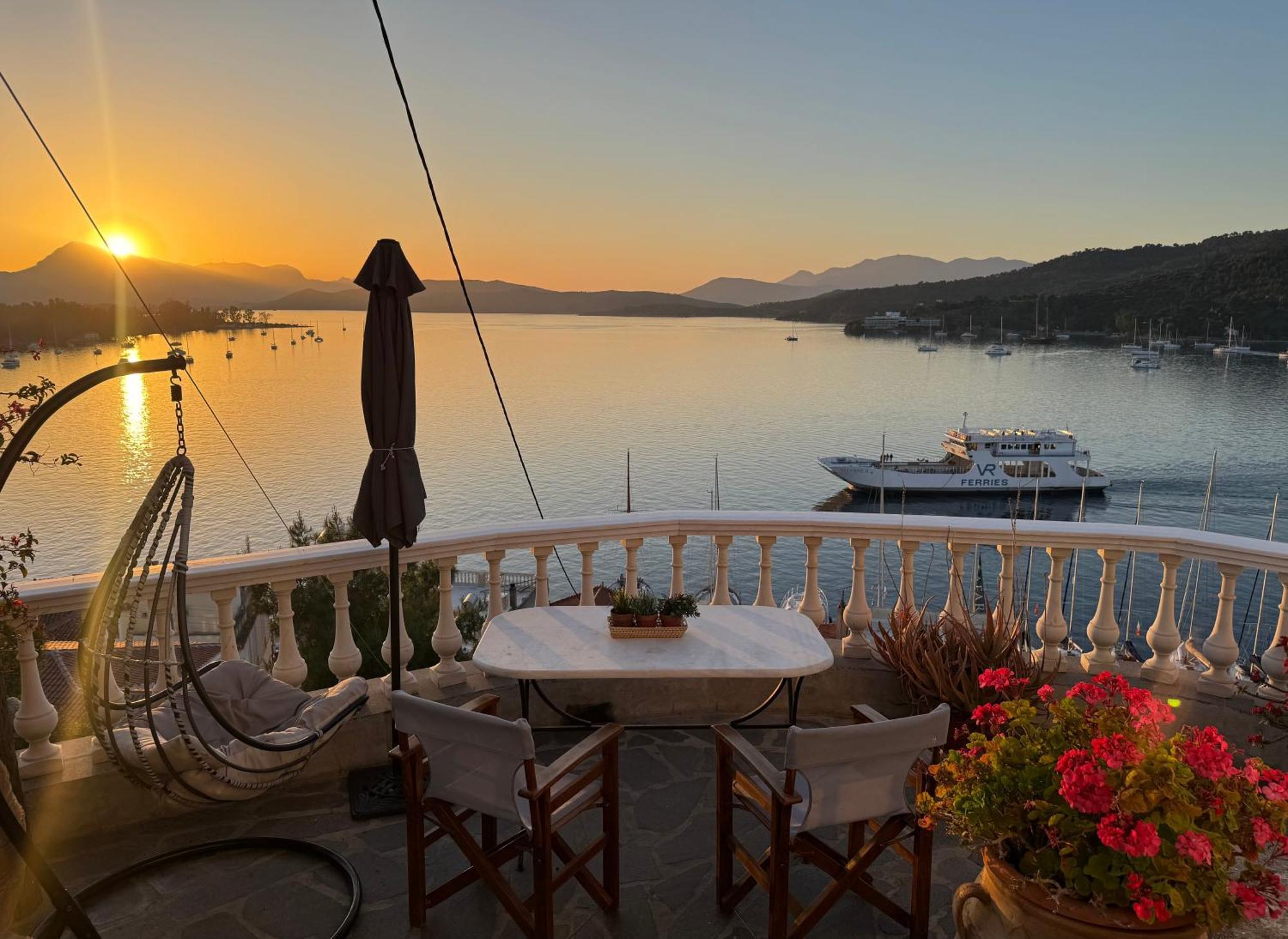 Poros Town Kasteli Suite מראה חיצוני תמונה
